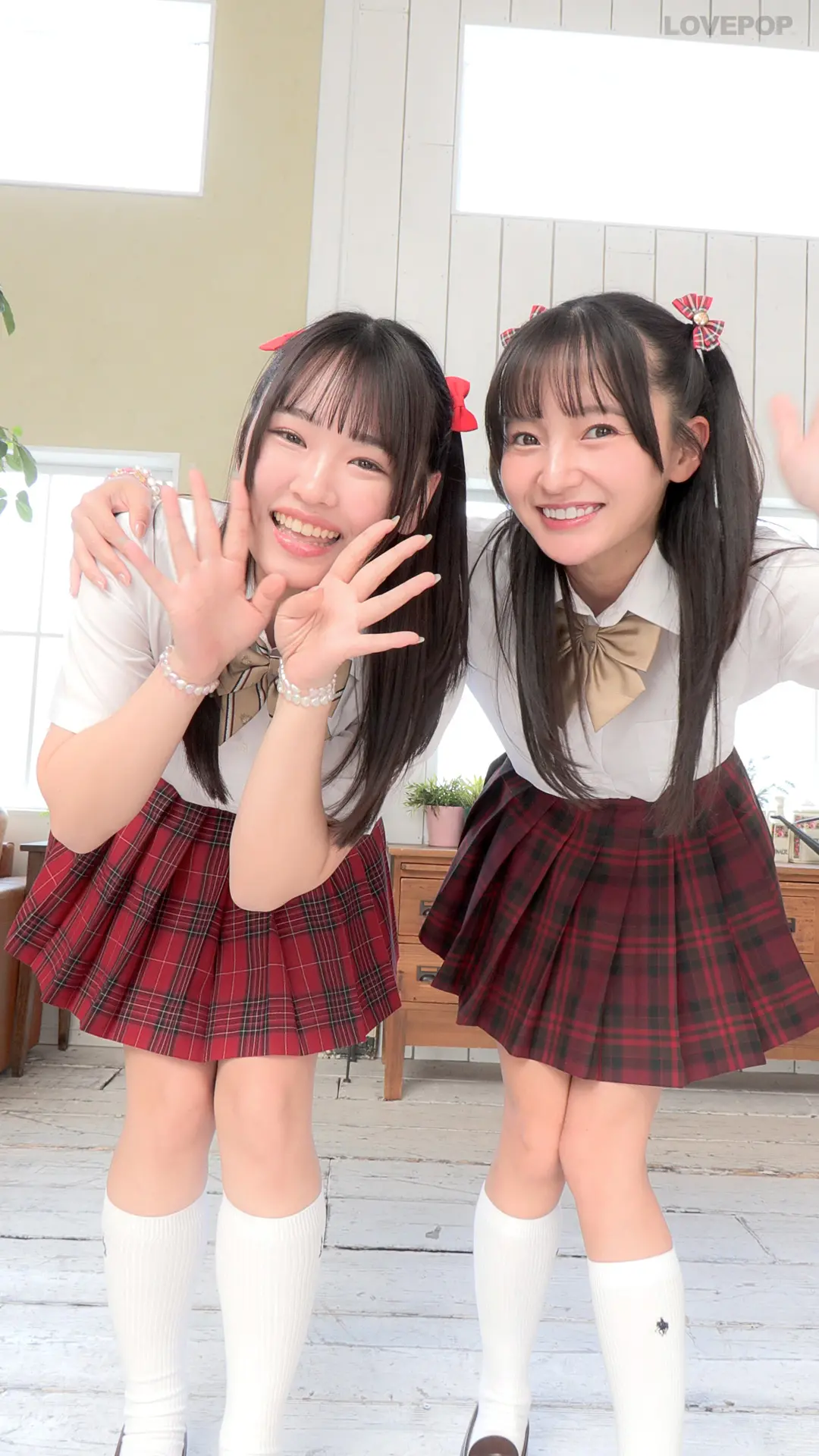 西永彩奈＆桜木美緒 ショート動画