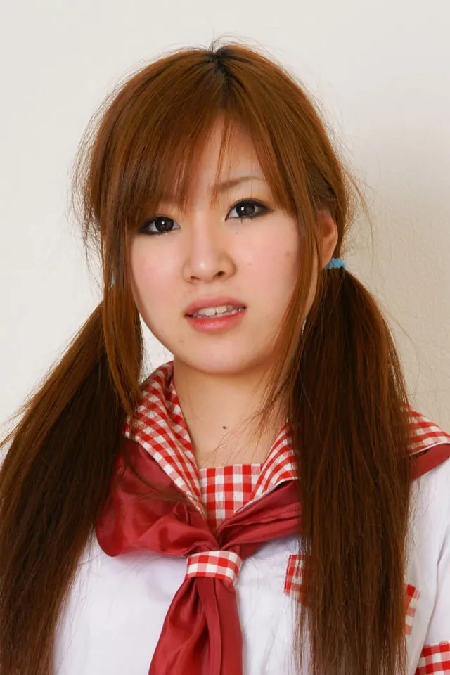 稲本奈緒