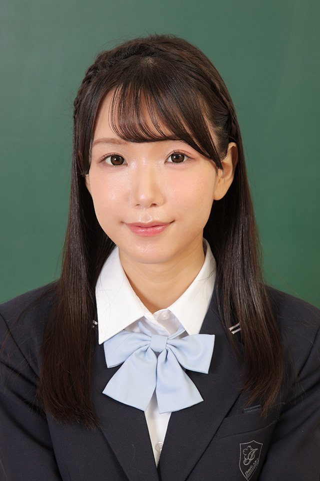 清宮ななは