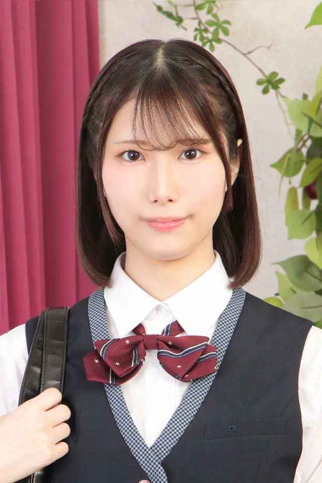 小泉なぎさ
